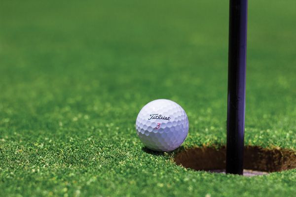 Golf dla każdego – jak zacząć grać na polu golfowym